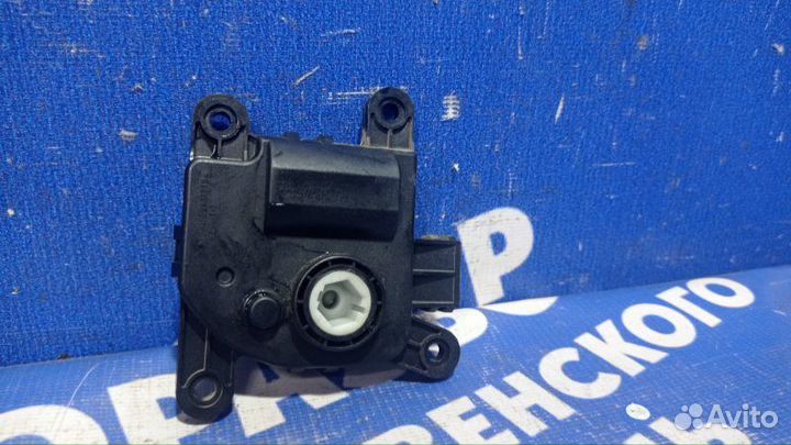 Моторчик заслонок отопителя Kia Cerato Koup купе