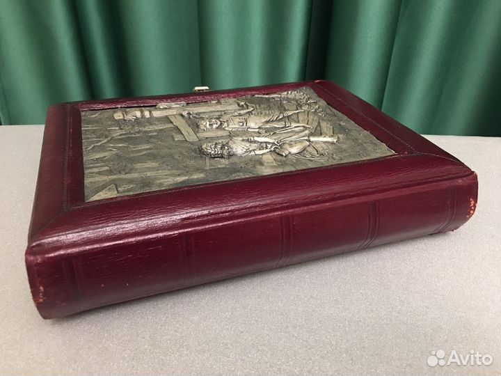 Старинный альбом для фотографий