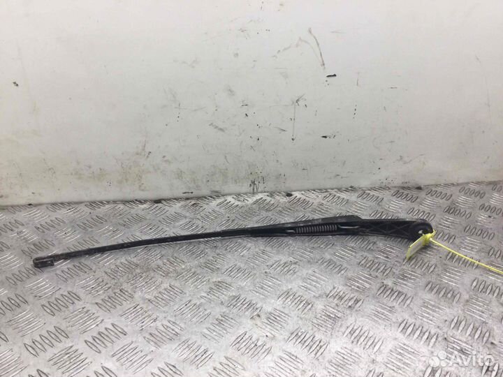 Щеткодержатель (поводок стеклоочистителя, дворник)