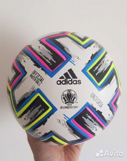 Футбольный мяч adidas uniforia euro 2020