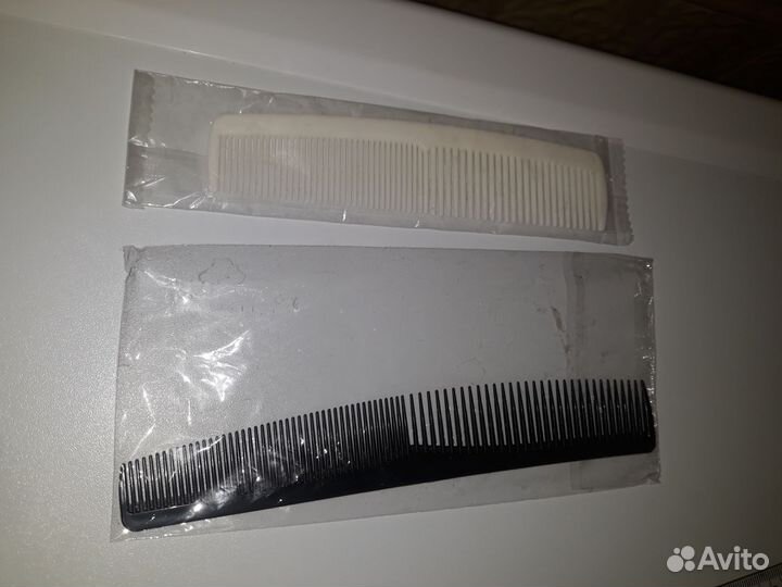 2 новые расчески гребешка черная и белая