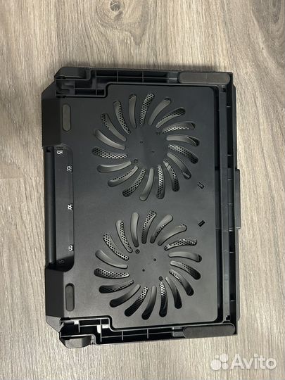 Охлаждающая подставка под ноутбук