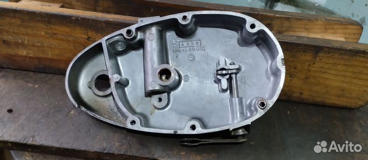 Левая крышка двигателя Ш 58 мопеда Рига