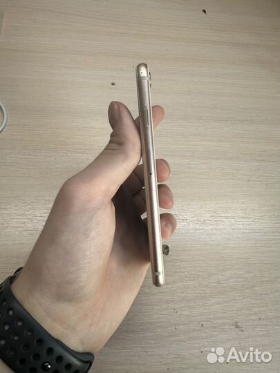 iPhone 8, 64 ГБ
