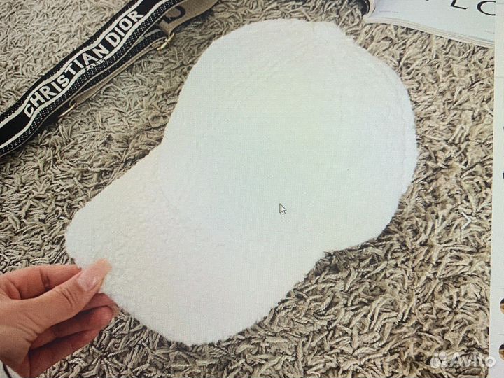 Головные уборы женские новые