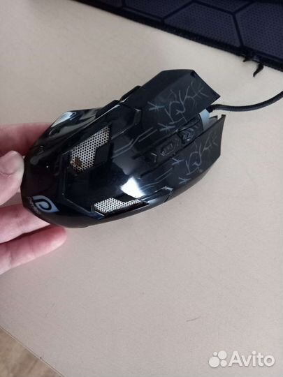 Игровая клавиатура и мышь