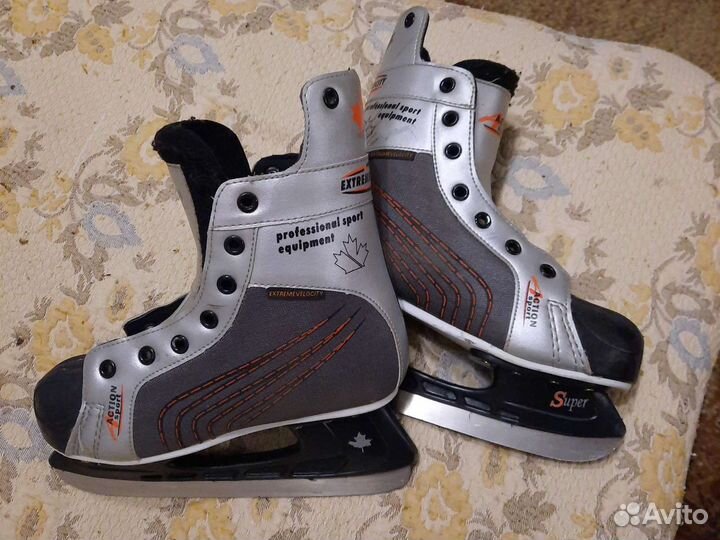 Коньки хоккейные