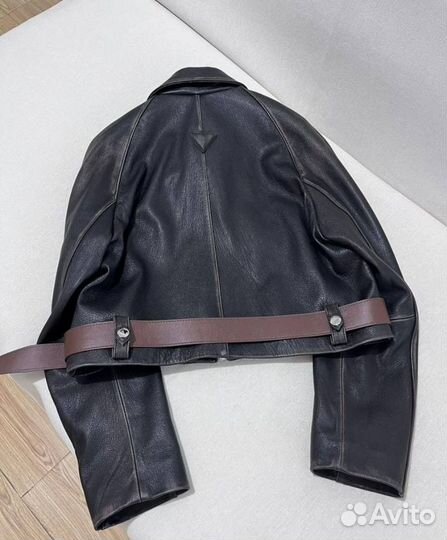 3 куртки Prada