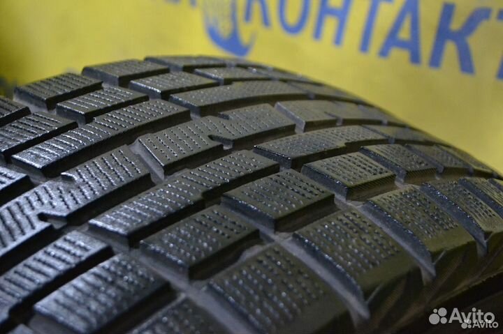 Yokohama Ice Guard IG30 235/45 R17