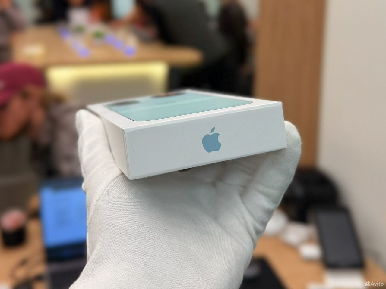iPhone 16, 256 ГБ, SIM + eSIM