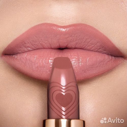 Charlotte tilbury помада для губ kissing