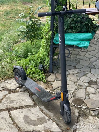 Электросамокат ninebot kickscooter e2