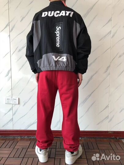 Ветровка supreme ducati