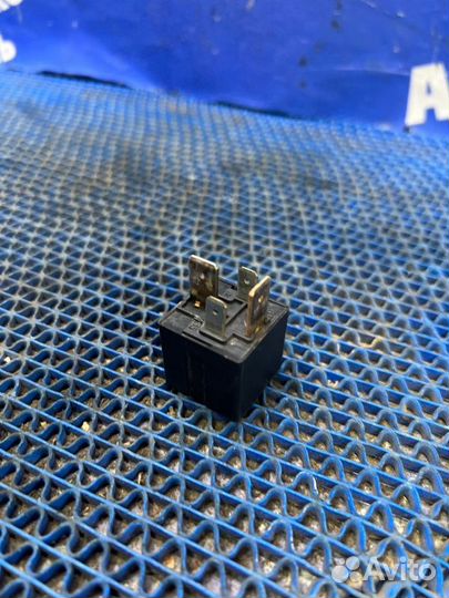 Реле Renault Logan 1 седан 2008