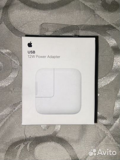 Адаптер питания Apple 12W (USB-C-Lightning)