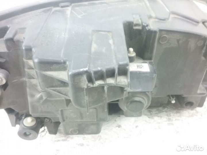 Фара левая Volvo XC90 2 LED