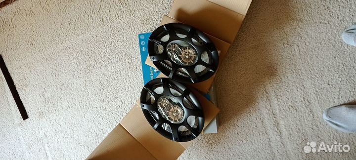 Широкополосные динамики в авто