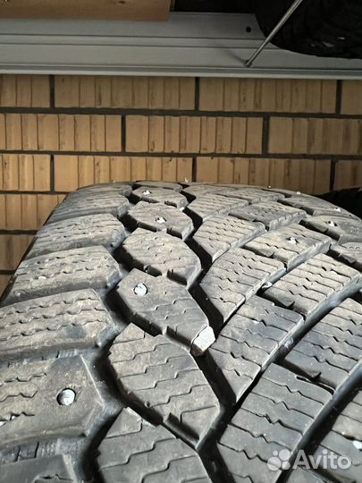 R17 Gislaved Nord Frost 200 225/60, PCD 5x114.3 DIA 67.1