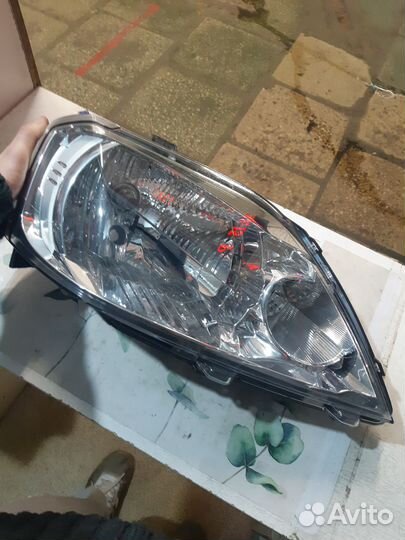Фара передняя правая renault logan 2012