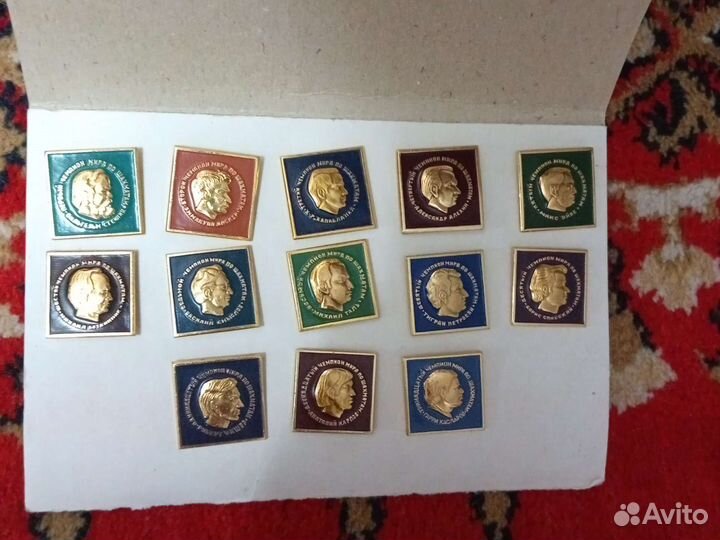 Значки чемпион мира по шахматам