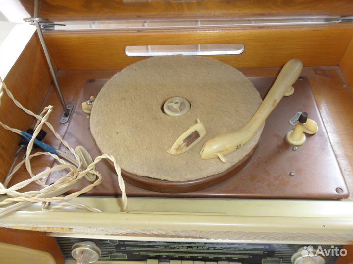 Радиола латвия. СССР. 60-х годов