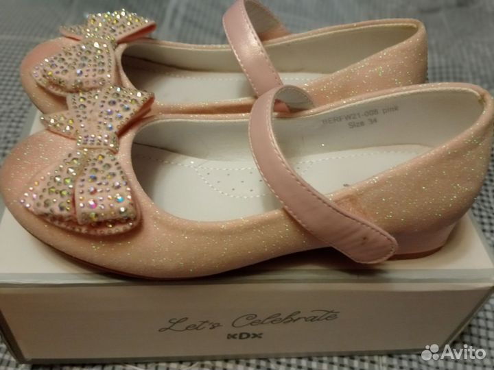 Туфли для девочки праздничные