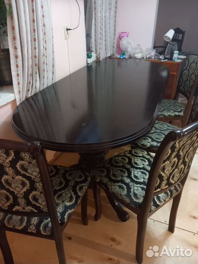 Столовая группа б/у стуля 6 шт и стол