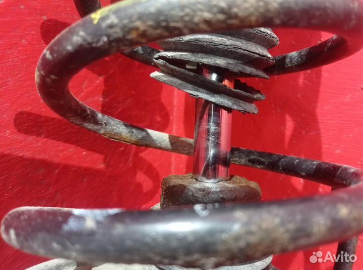 Тойота Камри XV30 cтойка задняя левая в сборе