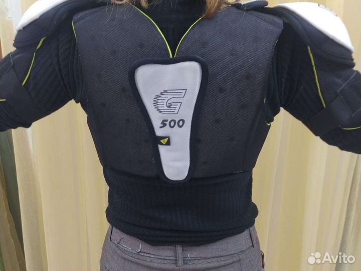 Защита для игры в хоккей. Нагрудник