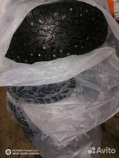 Nokian Tyres Hakkapeliitta 7 SUV 215/65 R16 102