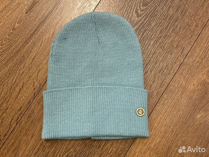 Женская шапка