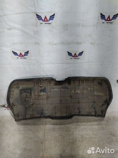 Обшивка двери багажника Nissan Qashqai J10