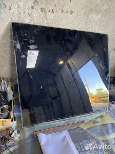 Продам стекло задней двери lx470