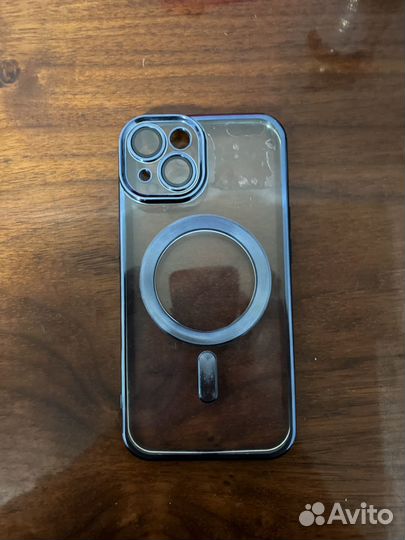 Чехол на iPhone 13