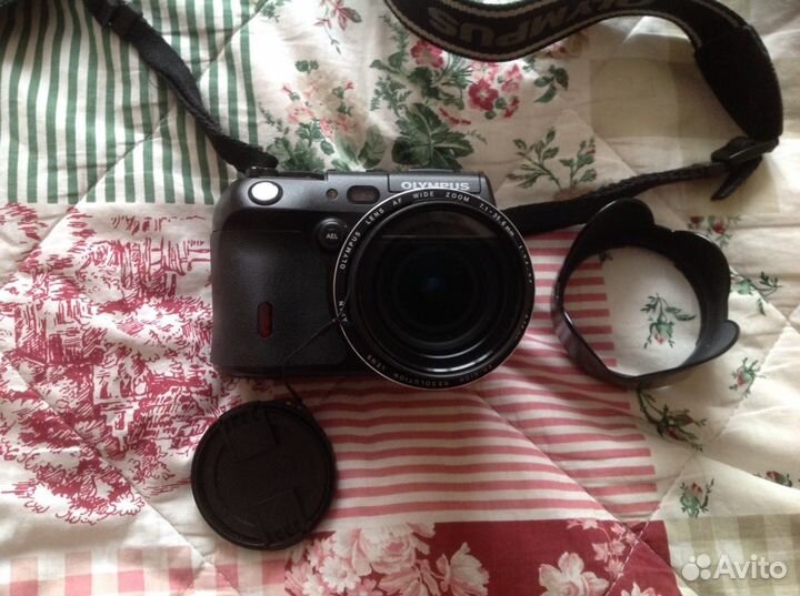 Продаю фотоапарат Olympus С8080