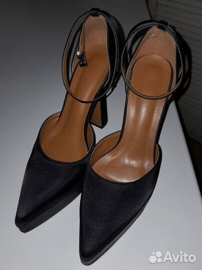 Туфли женские на каблуке