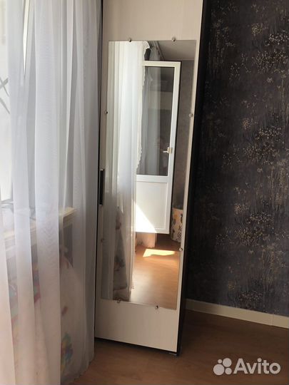 Шкаф с зеркалом
