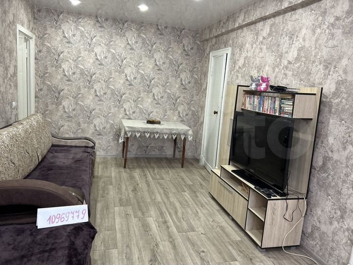 2-к. квартира, 47 м², 4/4 эт.