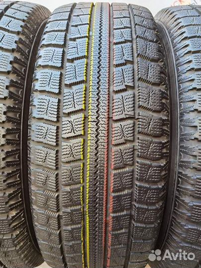 Toyo Observe Garit G30 215/60 R16 95Q