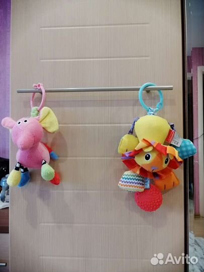 Мягкие игрушки новые на коляску