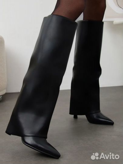 Сапоги трубы на каблуке