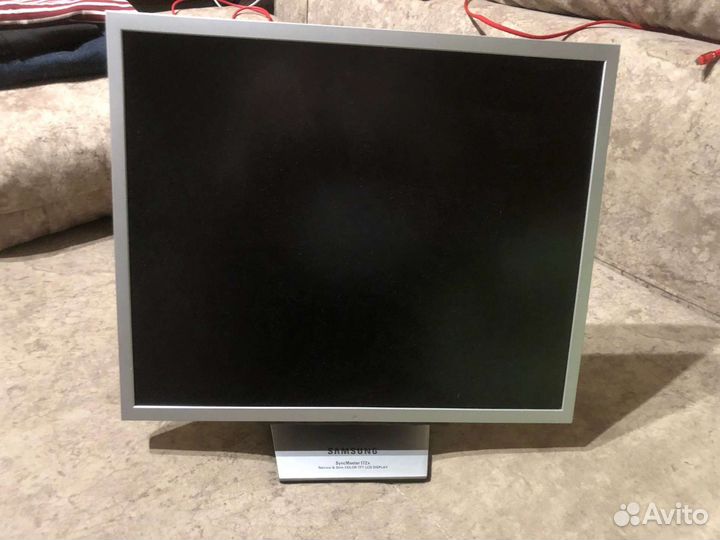 Монитор Samsung и клавиатура