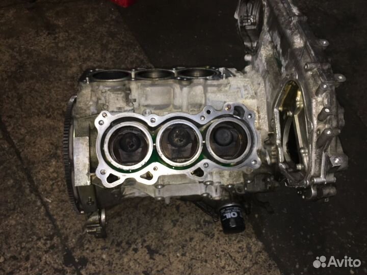 Блок двигателя на Nissan Skyline V35 VQ25DD