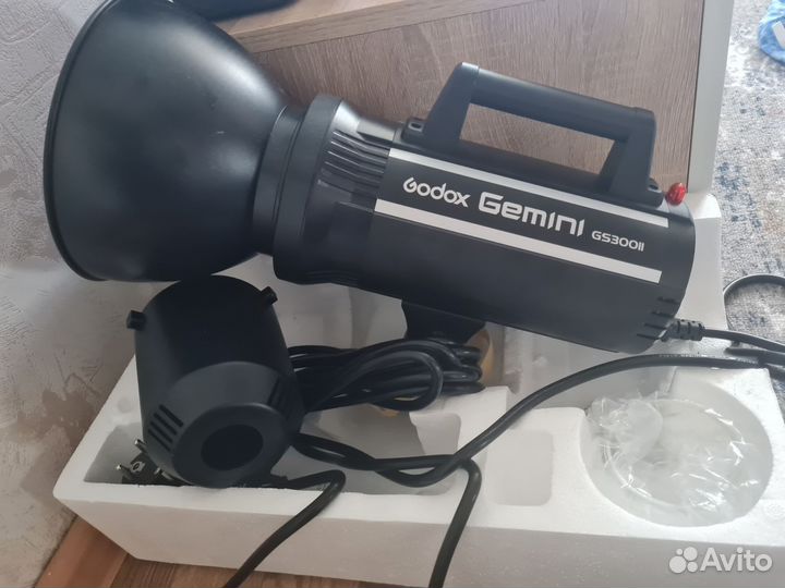 Вспышка студийная Godox Gemini GS300II новая