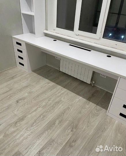 Детский письменный стол