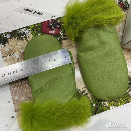 Меховые варежки детские
