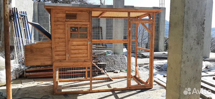 Курятник с выгулом и гнёздами