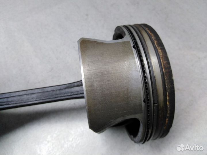 Поршень с шатуном Мерседес