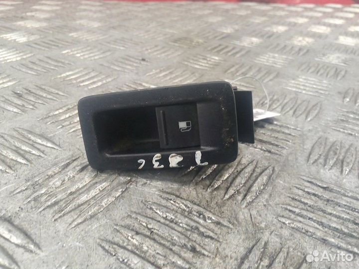 Кнопка открывания люка Mercedes-Benz 508 2006