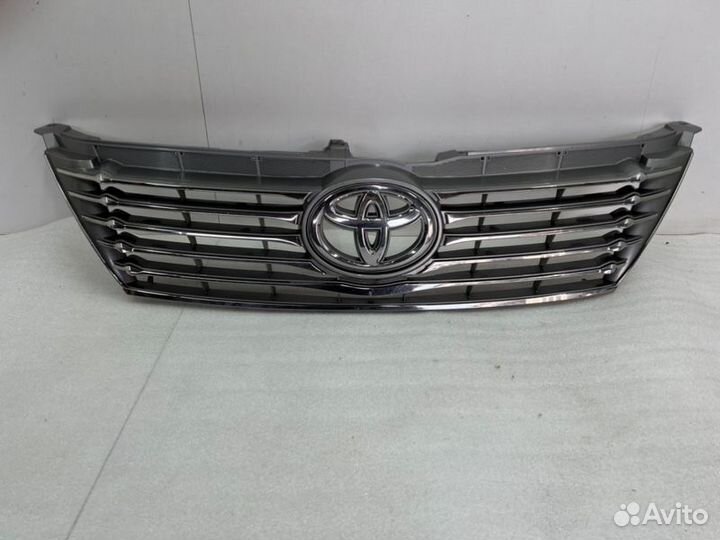 Решетка радиатора передняя Toyota Camry V50